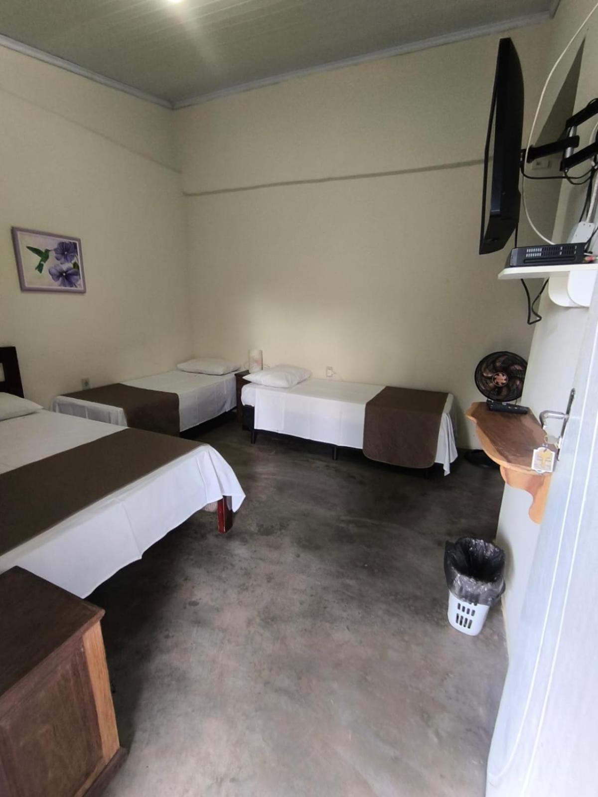 賓館 Veadeiros -